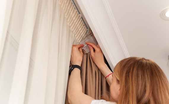 curtain installation near me Dubai